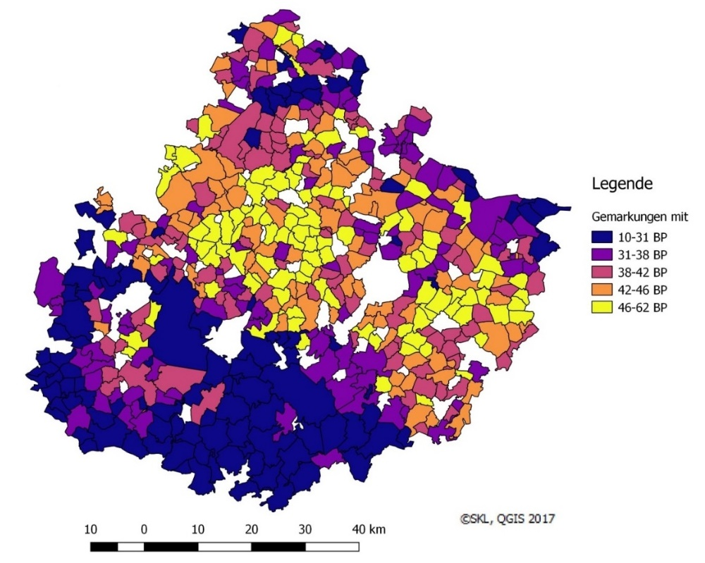 Temporal and Distance Effects on Land Values &ndash; Examples from the Meck lenburg Lake County in Germany